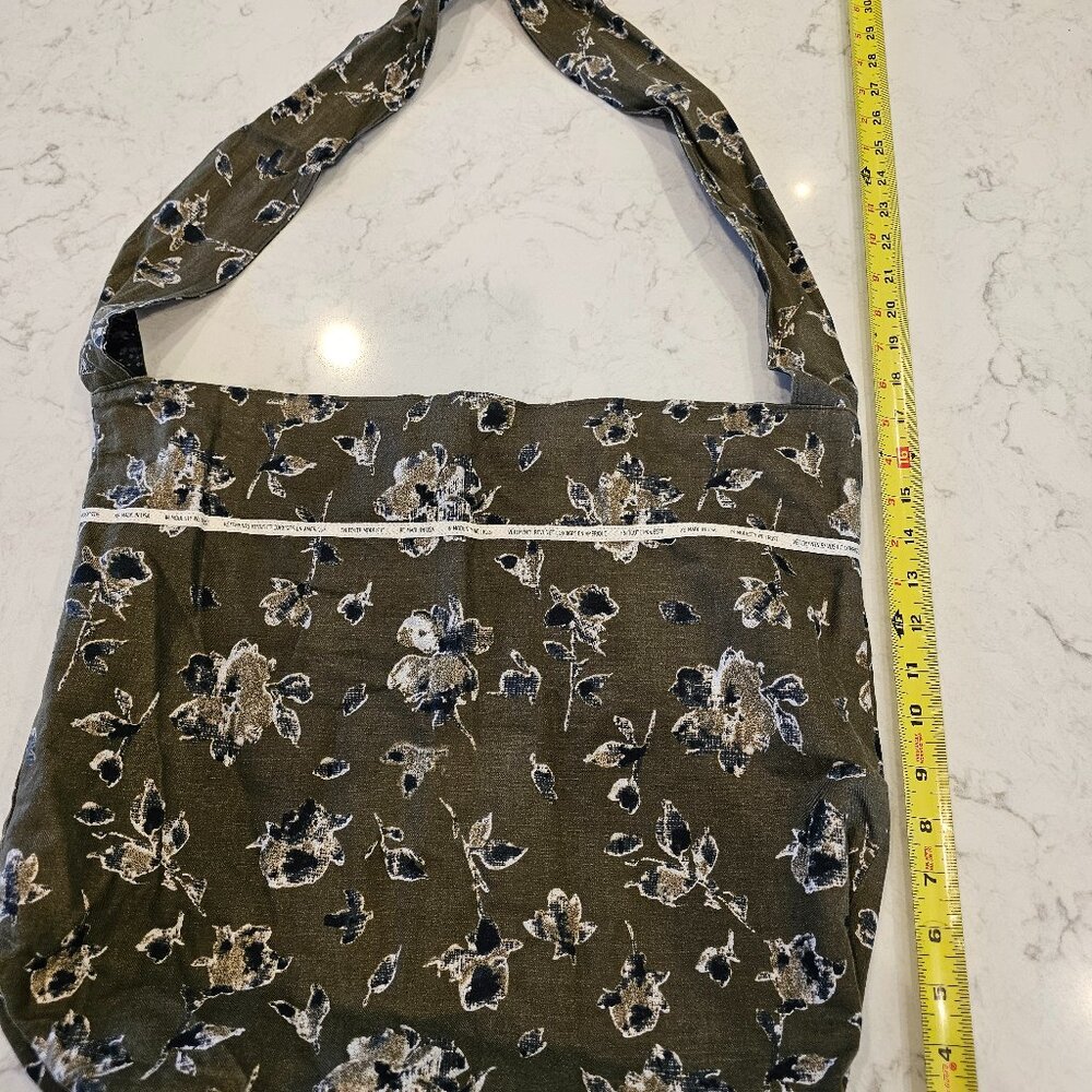Reversible tote bag